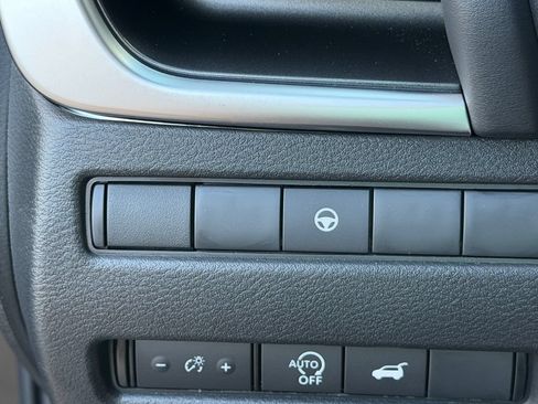 Certified 2026 Nissan Rogue SV FWD image 27