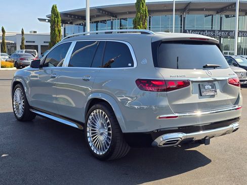 Used 2024 Mercedes-Benz Maybach GLS 600 4MATIC image 4