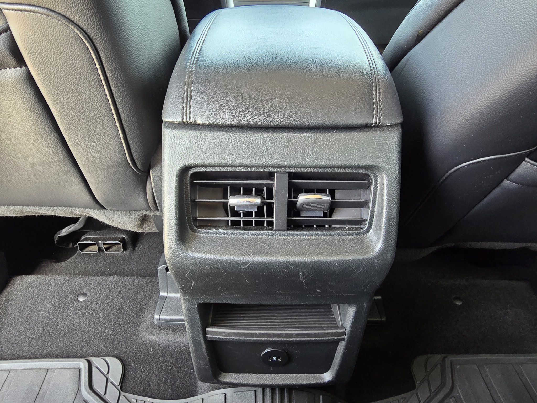 Used 2024 Ford Edge SEL AWD/4WD image 29