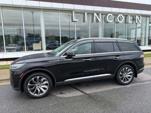 Used 2026 Lincoln Aviator Reserve AWD/4WD image 4