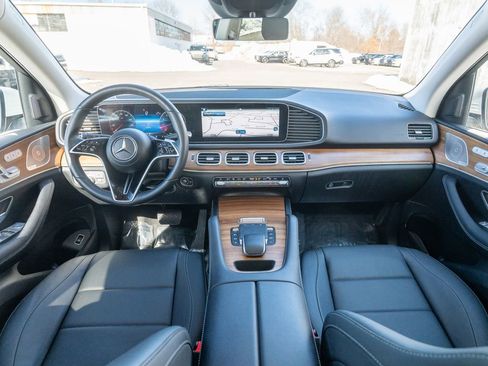 Used 2024 Mercedes-Benz GLE 350 4MATIC w/ Driver Assistance Package image 18