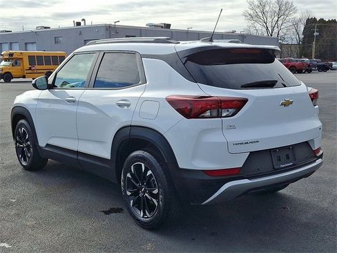 Used 2022 Chevrolet TrailBlazer LT w/ Convenience Package image 8