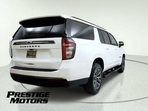 Used 2022 Chevrolet Suburban Z71 w/ Luxury Package AWD/4WD image 7
