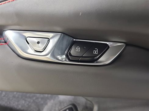 Certified 2025 Chevrolet Corvette Stingray Premium Conv w/ Z51 Performance Package image 28