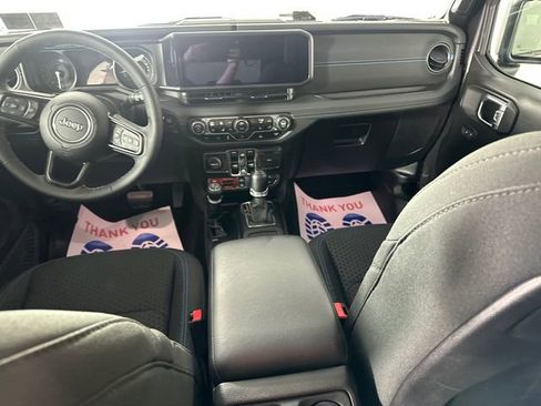 Used 2025 Jeep Wrangler Unlimited Rubicon 4xe w/ Convenience Group image 18