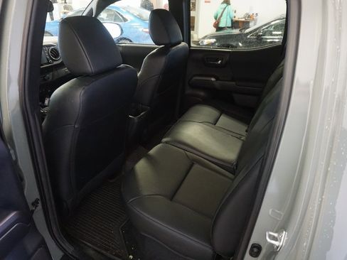 Used 2023 Toyota Tacoma TRD Off-Road image 21