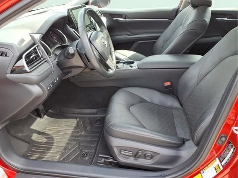 Used 2021 Toyota Camry XSE FWD image 18