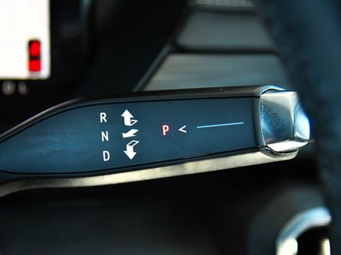 Used 2025 GMC Acadia Elevation image 35