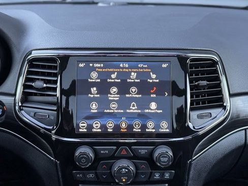 Used 2021 Jeep Grand Cherokee Limited w/ Luxury Group II image 23