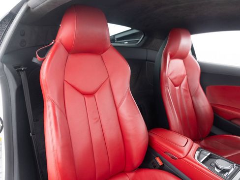 Used 2018 Audi R8 V10 w/ Premium Package RWD image 26