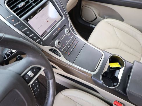 Used 2019 Lincoln Nautilus Select FWD image 35