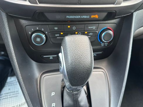 Used 2022 Ford Transit Connect XLT FWD image 19