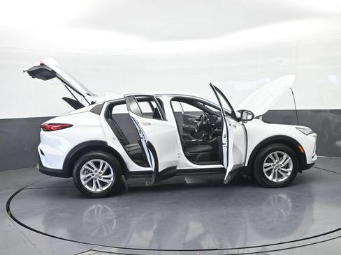 Used 2025 Buick Envista Preferred FWD image 65