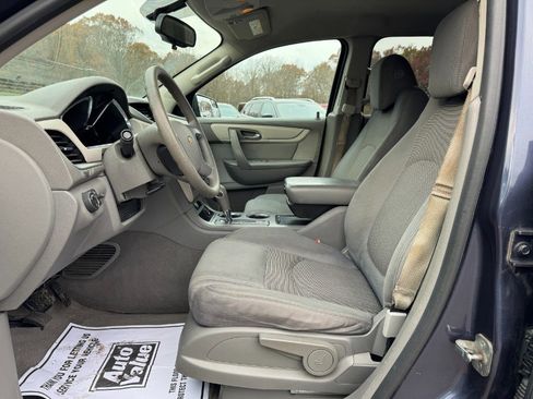 Used 2014 Chevrolet Traverse LS image 15
