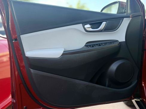 Used 2023 Hyundai Kona SE FWD image 10