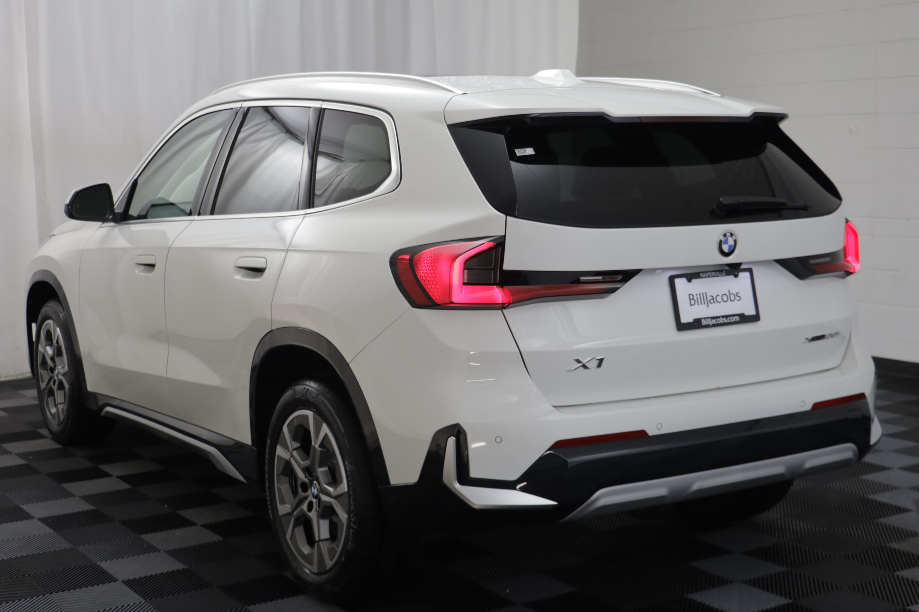 New 2027 BMW X1 xDrive28i AWD/4WD image 15