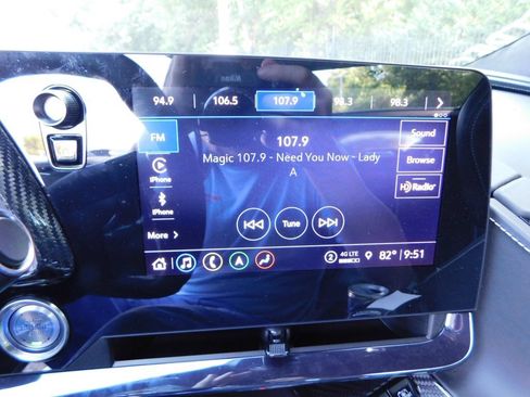 Used 2023 Chevrolet Corvette Stingray Premium Conv w/ Z51 Performance Package RWD image 8