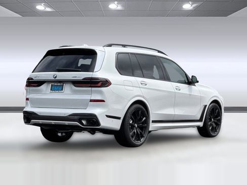 New 2026 BMW X7 xDrive40i w/ M Sport Package AWD/4WD image 8