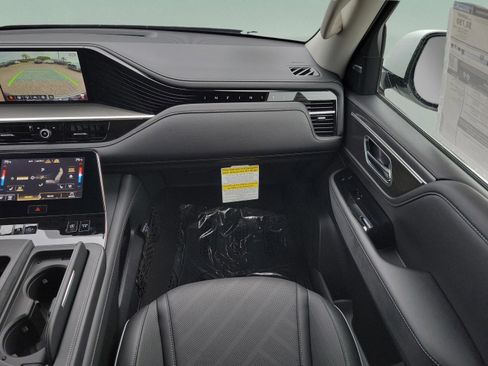 New 2026 INFINITI QX80 Luxe w/ Cargo Package image 8