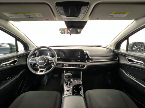 Used 2024 Kia Sportage LX image 10