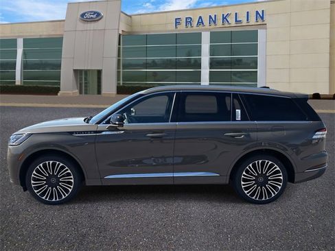 New 2025 Lincoln Aviator Black Label image 4