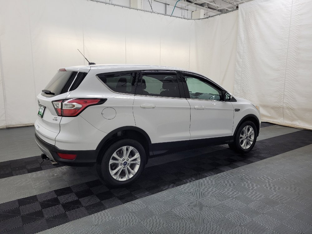 Used 2017 Ford Escape SE AWD/4WD image 10