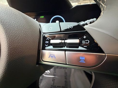 Used 2023 Hyundai Elantra SEL w/ Convenience Package image 24