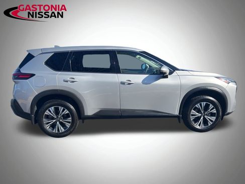 Used 2021 Nissan Rogue SV image 18