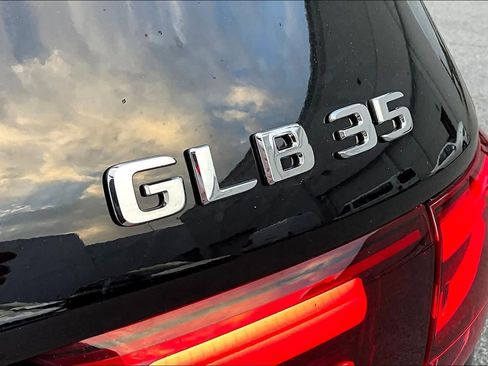 Used 2025 Mercedes-Benz GLB 35 AMG AMG GLB 35 image 31
