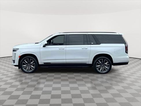 Used 2023 Cadillac Escalade ESV Sport AWD/4WD image 4