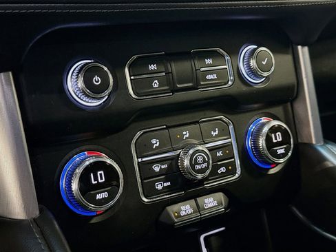 Used 2022 GMC Yukon SLE AWD/4WD image 16