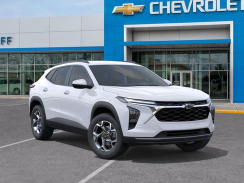 New 2026 Chevrolet Trax LT w/ LT Convenience Package FWD image 9