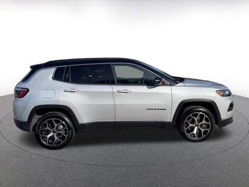 Used 2025 Jeep Compass Limited AWD/4WD image 16