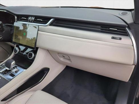 New 2025 Jaguar F-PACE R-Dynamic S image 8