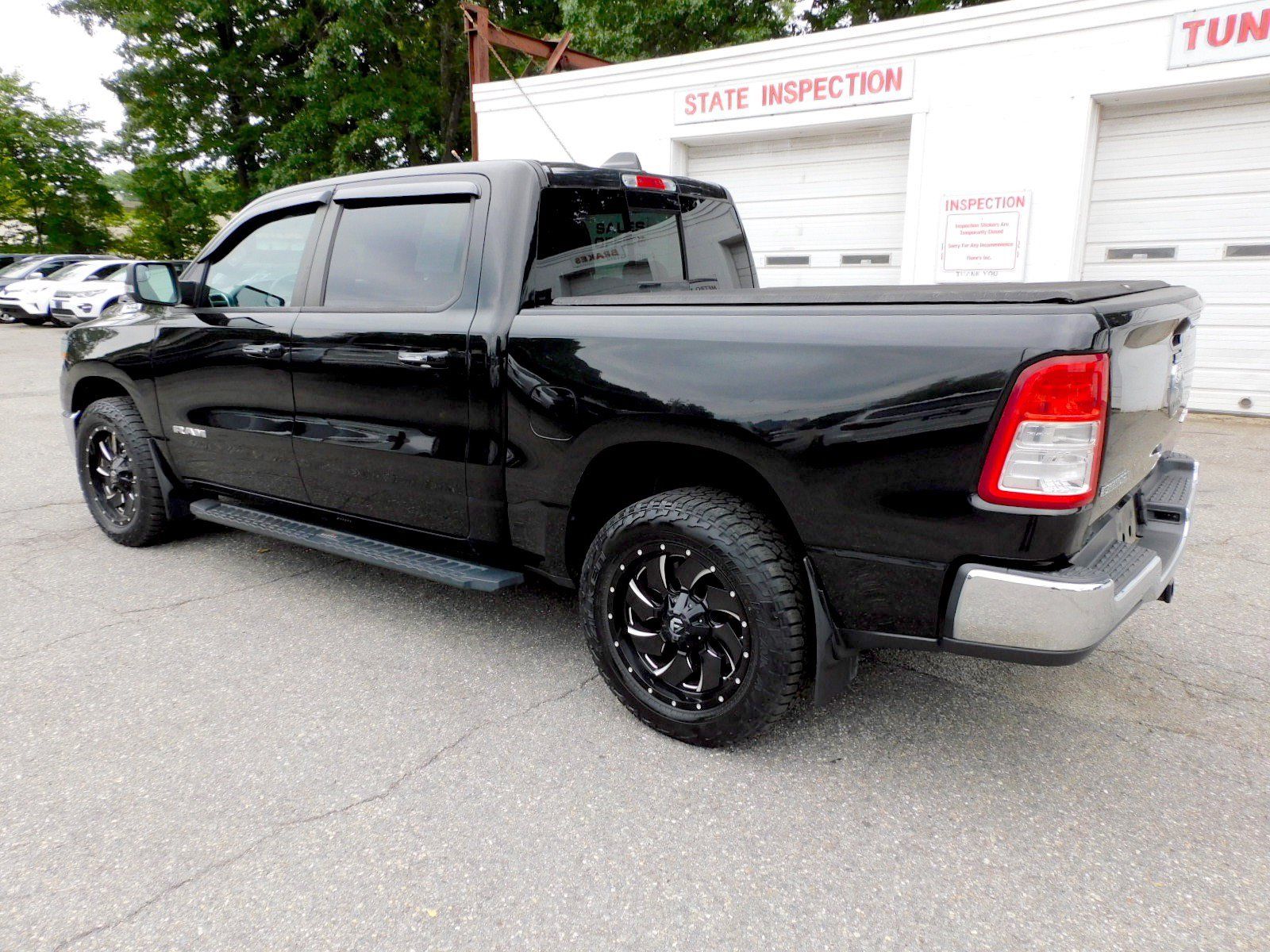 Used 2019 RAM 1500 Big Horn AWD/4WD image 3