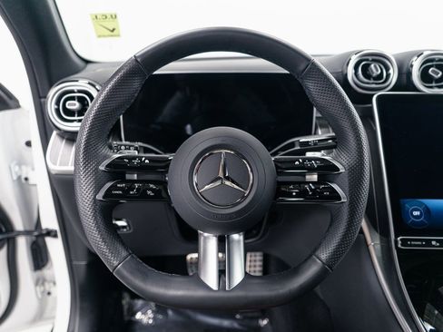 Used 2025 Mercedes-Benz GLC 300 4MATIC image 12