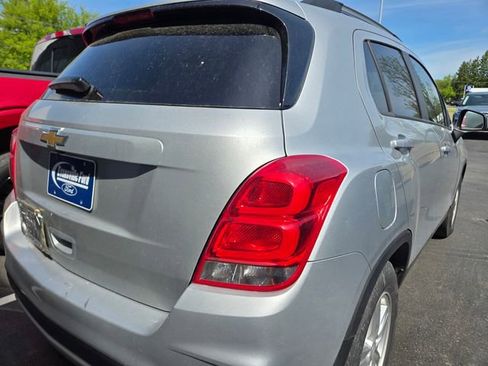 Used 2021 Chevrolet Trax LT FWD image 5