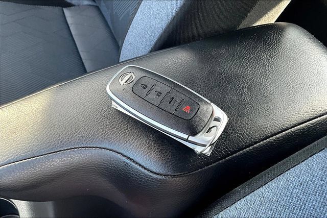 Used 2025 Nissan Versa SV w/ Trunk Package FWD image 30