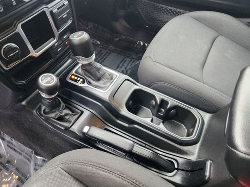 Used 2023 Jeep Wrangler Unlimited Sport AWD/4WD image 15