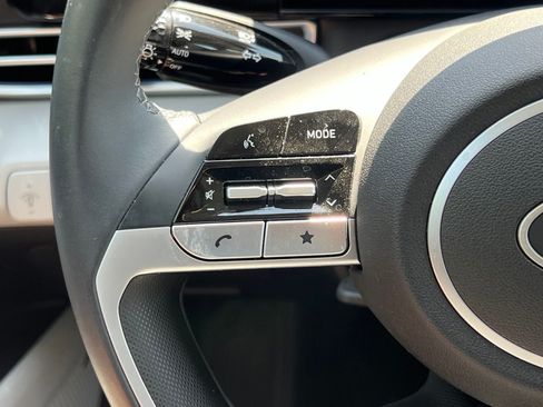 Used 2025 Hyundai Elantra Limited FWD image 29