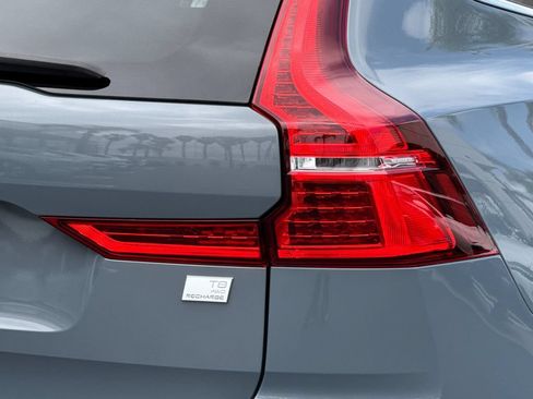 Certified 2023 Volvo XC60 T8 Plus AWD/4WD image 26