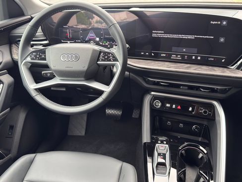 Certified 2025 Audi Q5 Premium w/ Convenience Package AWD/4WD image 23