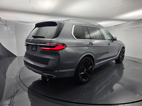 Certified 2024 BMW X7 xDrive40i w/ Premium Package AWD/4WD image 4