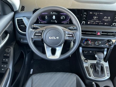 New 2026 Kia Seltos LX image 14
