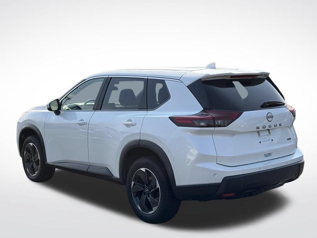 Used 2025 Nissan Rogue SV AWD/4WD image 6
