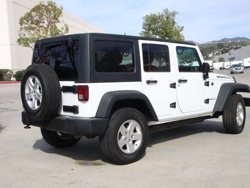 Used 2018 Jeep Wrangler Unlimited Sport S image 14