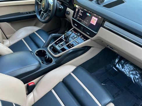 Used 2021 Porsche Cayenne GTS image 32