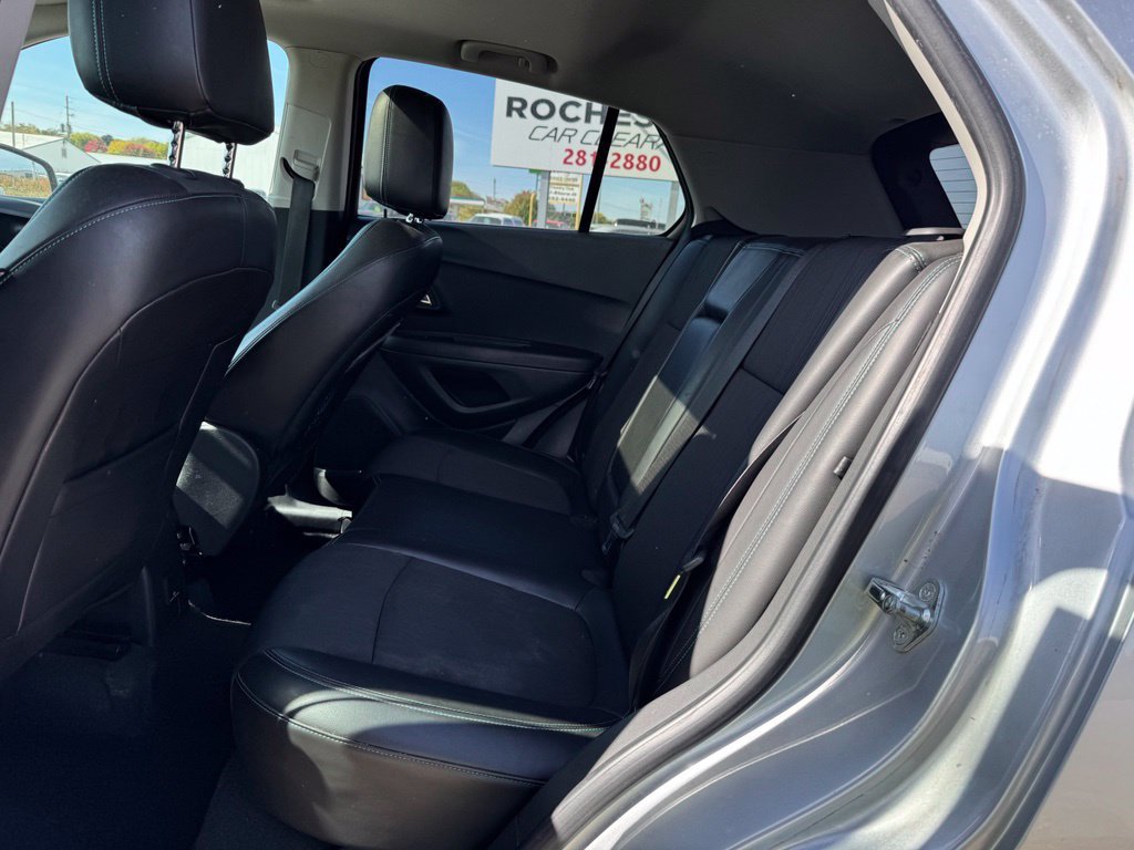Used 2015 Chevrolet Trax LT w/ LT Sun and Sound Package FWD image 9