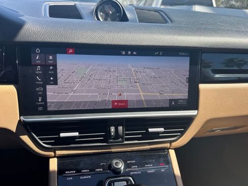 Used 2019 Porsche Cayenne S AWD/4WD image 9