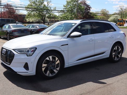 Used 2021 Audi e-tron Premium w/ Convenience Plus Package AWD/4WD image 1